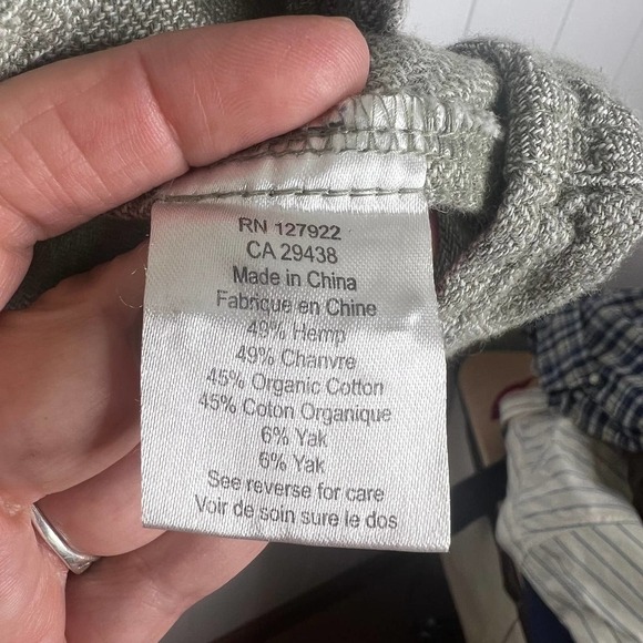 Mountain Khakis Green and White Chevron Knit with 2 Chest Pockets SZ XL - Picture 6 of 6